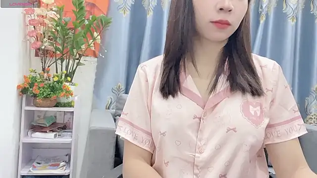 Snapshot of shishi_101 chatting on October 1, 2025, 1:00 am shishi 101 online show from October 1, 2025, 1:00 am