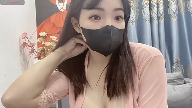 Snapshot of shishi_101 chatting on November 19, 2025, 2:28 pm shishi 101 online show from November 19, 2025, 2:28 pm