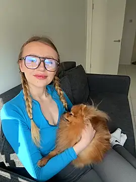 Snapshot of EvaBrooklyn chatting on February 27, 2025, 9:11 am EvaBrooklyn online show from February 27, 2025, 9:11 am