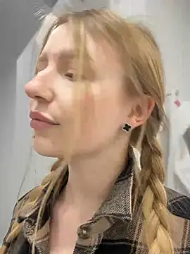 Snapshot of EvaBrooklyn chatting on March 9, 2025, 4:33 pm EvaBrooklyn online show from March 9, 2025, 4:33 pm