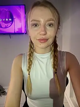 Snapshot of EvaBrooklyn chatting on March 14, 2025, 5:46 pm EvaBrooklyn online show from March 14, 2025, 5:46 pm