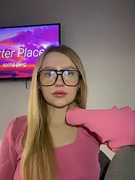 Snapshot of EvaBrooklyn chatting on March 15, 2025, 3:59 pm EvaBrooklyn online show from March 15, 2025, 3:59 pm