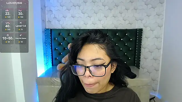 Sarah evansm online show from September 11, 2025, 2:11 am