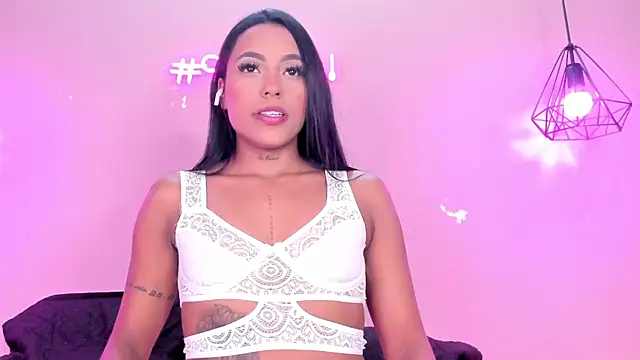 Snapshot of alahia_betancurx chatting on March 14, 2025, 12:40 pm alahia betancurx online show from March 14, 2025, 12:40 pm