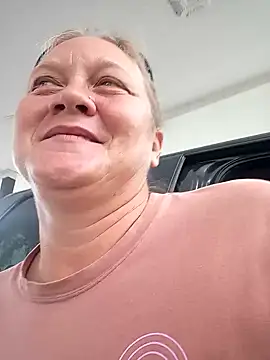 wetnwildforyou online show from November 6, 2025, 5:47 pm