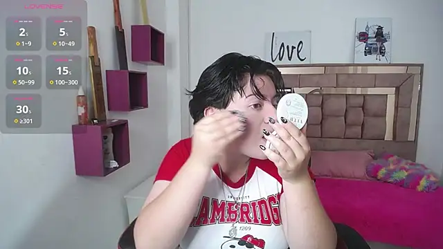 safyka online show from November 7, 2025, 11:49 pm