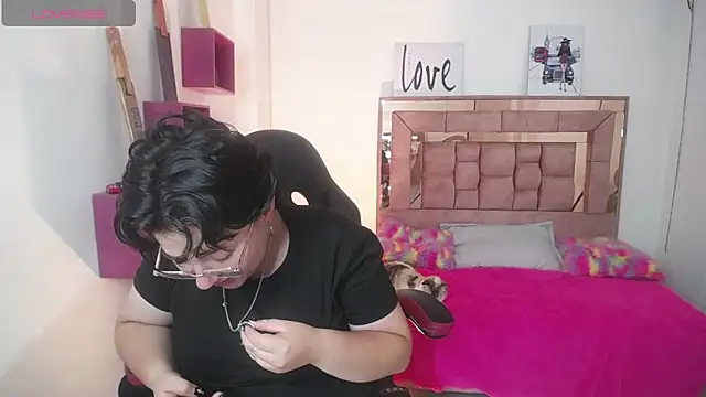 safyka online show from November 15, 2025, 12:56 pm