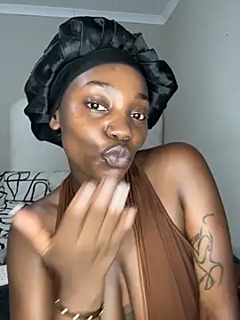 Snapshot of PrincessTamara chatting on December 15, 2025, 8:35 pm PrincessTamara online show from December 15, 2025, 8:35 pm