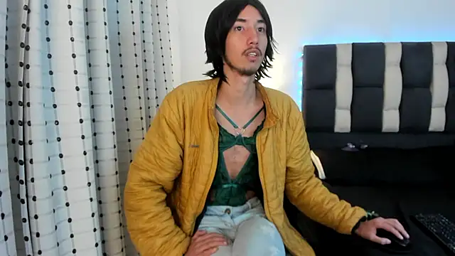 loverisu-coral online show from January 14, 2026, 11:20 pm