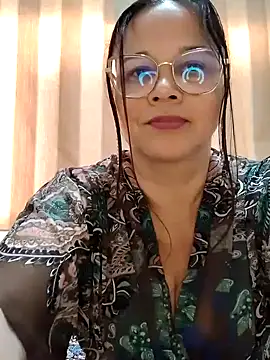 Snapshot of Novata chatting on July 5, 2026, 7:43 pm Novata online show from July 5, 2026, 7:43 pm