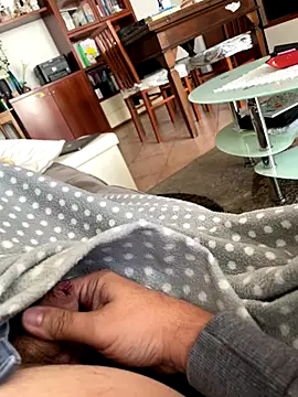 Snapshot of littletoy64 chatting on September 29, 2025, 12:10 pm littletoy64 online show from September 29, 2025, 12:10 pm