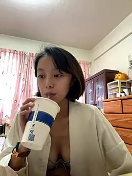 ladypaggy online show from November 21, 2025, 5:50 am