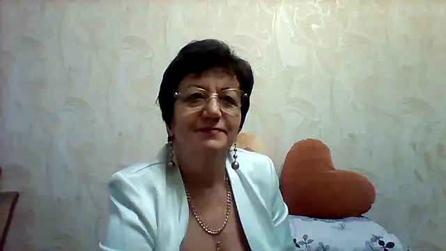 Snapshot of Lota5821 chatting on March 18, 2025, 5:52 am Lota5821 online show from March 18, 2025, 5:52 am
