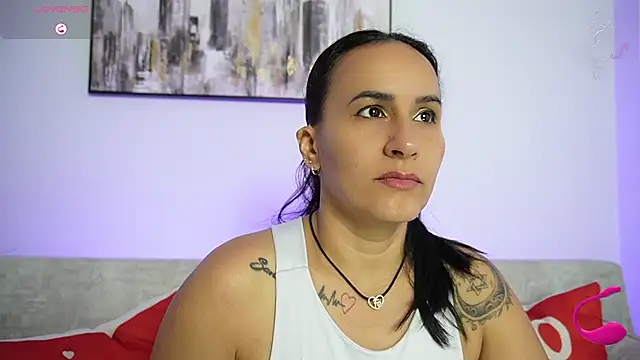 Snapshot of Sara_Charmy chatting on November 18, 2025, 8:52 am Sara Charmy online show from November 18, 2025, 8:52 am