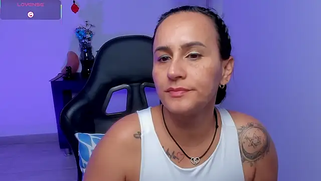 Snapshot of Sara_Charmy chatting on June 6, 2026, 10:36 pm Sara Charmy online show from June 6, 2026, 10:36 pm
