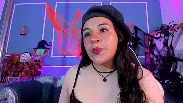 TaraTaylorr online show from October 28, 2025, 2:48 am