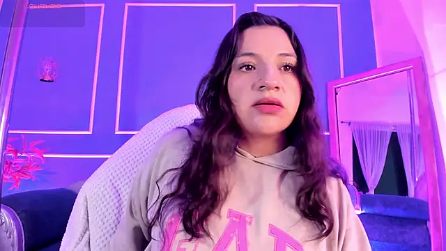 TaraTaylorr online show from November 25, 2025, 2:22 am