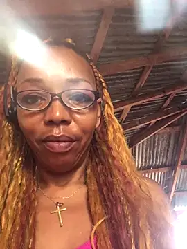 Ladyzee25 online show from November 27, 2025, 5:04 pm