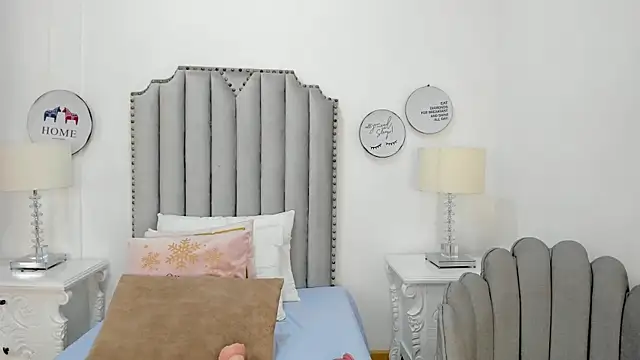 SamantaMarquez online show from November 22, 2025, 7:57 pm