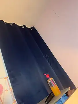 HotAlana  online show from April 2, 2026, 1:03 am