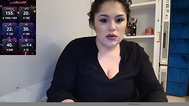 Snapshot of Layla- chatting on December 2, 2024, 6:32 pm Layla- online show from December 2, 2024, 6:32 pm