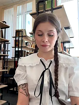 melicious  online show from September 30, 2025, 8:08 am