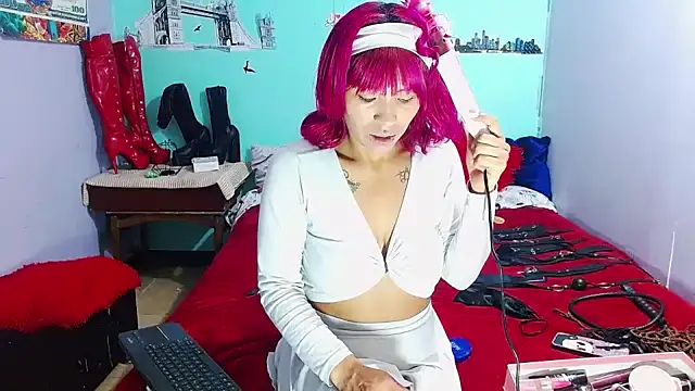 Snapshot of millygrey chatting on October 14, 2025, 3:24 pm millygrey online show from October 14, 2025, 3:24 pm