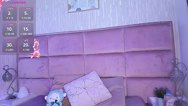 Marianna Ray  online show from November 21, 2025, 9:24 pm