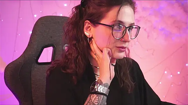 OliviaMcClean online show from March 19, 2025, 7:27 pm