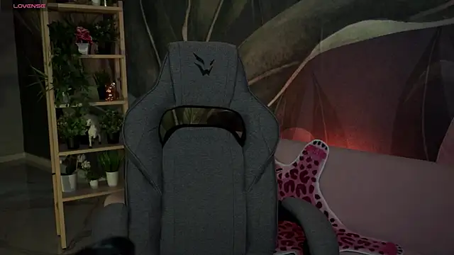 OliviaMcClean online show from October 8, 2025, 1:03 am