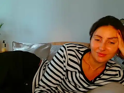 Snapshot of Irina9793 chatting on November 13, 2025, 9:08 am Irina9793 online show from November 13, 2025, 9:08 am
