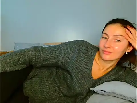 Snapshot of Irina9793 chatting on November 18, 2025, 9:25 am Irina9793 online show from November 18, 2025, 9:25 am