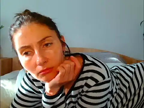 Snapshot of Irina9793 chatting on November 27, 2025, 9:44 am Irina9793 online show from November 27, 2025, 9:44 am