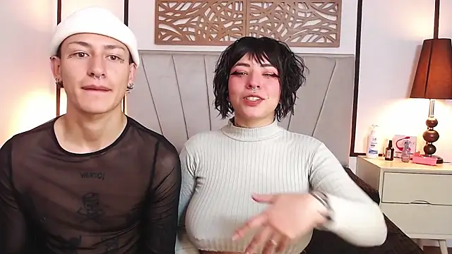 Snapshot of Aria_and_orien chatting on March 9, 2025, 10:52 am Aria and orien online show from March 9, 2025, 10:52 am