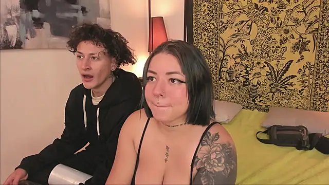 Snapshot of Aria_and_orien chatting on November 8, 2025, 11:10 am Aria and orien online show from November 8, 2025, 11:10 am