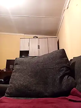 Snapshot of JuicyMilkyTizzy chatting on October 22, 2025, 9:25 pm JuicyMilkyTizzy online show from October 22, 2025, 9:25 pm