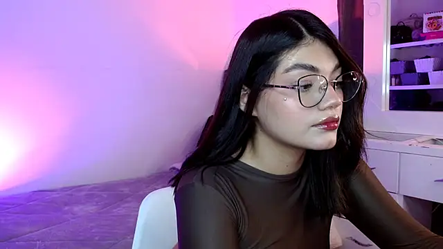  Camilaaa  online show from October 16, 2025, 3:07 am