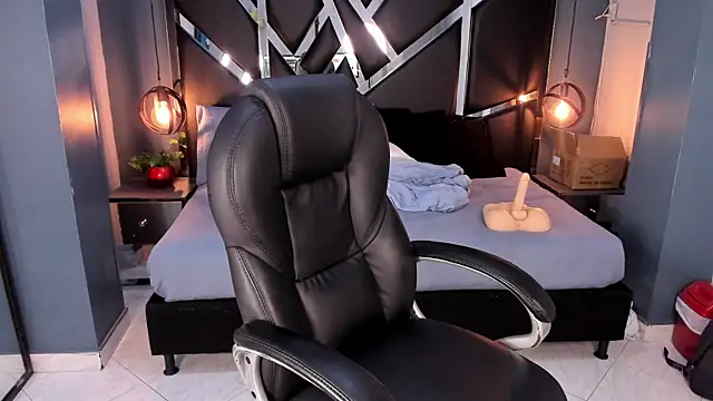 Melissa 23  online show from December 18, 2025, 6:47 pm