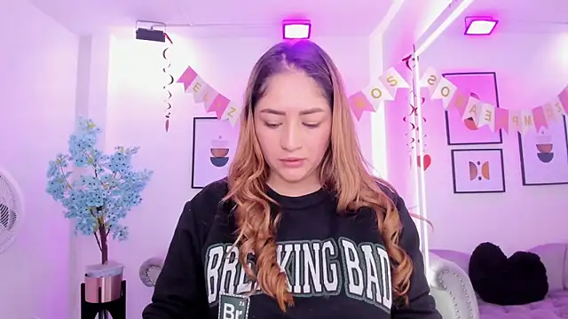 Snapshot of Agatha_luxx chatting on October 24, 2025, 12:34 pm Agatha luxx online show from October 24, 2025, 12:34 pm