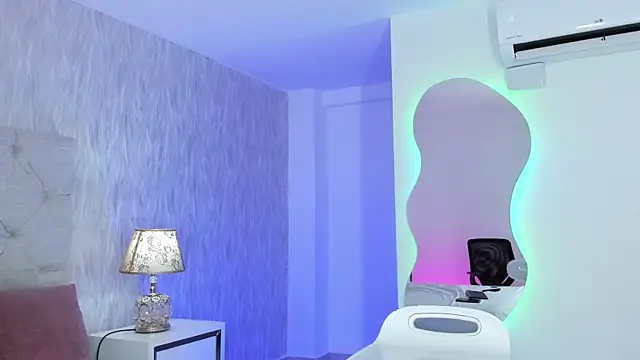 Maria Angel01  online show from April 8, 2026, 5:51 am