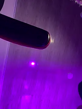 sofia 23x online show from December 5, 2025, 7:54 pm