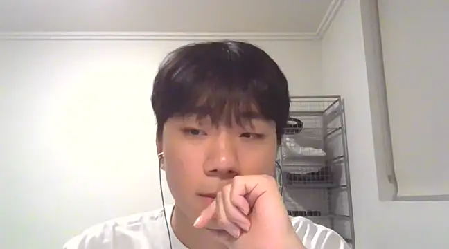 sdamvo2 online show from March 3, 2025, 1:42 pm