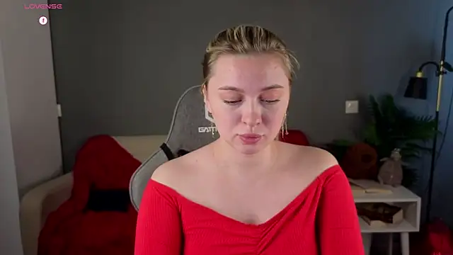 christie luv online show from March 3, 2026, 1:06 pm