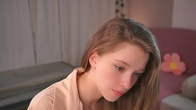 Snapshot of UdelaHathorne chatting on March 11, 2025, 4:18 pm UdelaHathorne online show from March 11, 2025, 4:18 pm