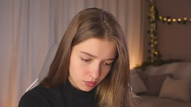 Snapshot of UdelaHathorne chatting on October 12, 2025, 2:38 pm UdelaHathorne online show from October 12, 2025, 2:38 pm