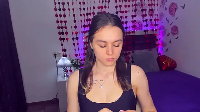 EmelyMason online show from March 6, 2026, 9:39 am