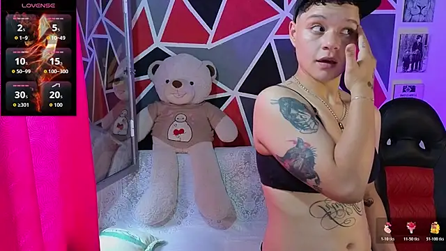 demimoore222 online show from February 4, 2026, 6:47 pm