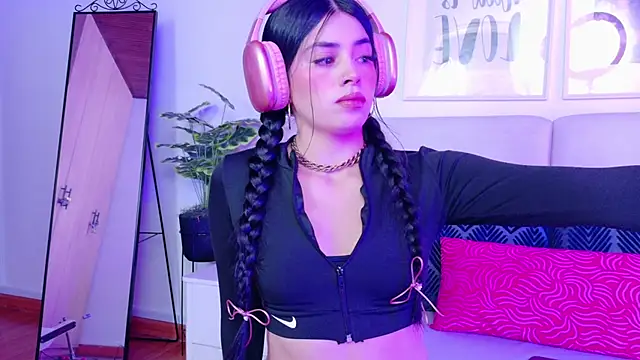 SaritaBratz online show from October 9, 2025, 8:51 pm