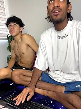 Snapshot of Miguel_bigcock chatting on September 21, 2025, 4:41 pm Miguel bigcock online show from September 21, 2025, 4:41 pm