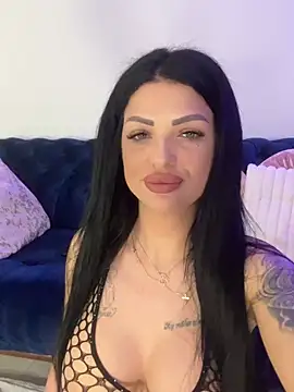 Snapshot of IrisRossie chatting on May 9, 2026, 5:01 am IrisRossie online show from May 9, 2026, 5:01 am